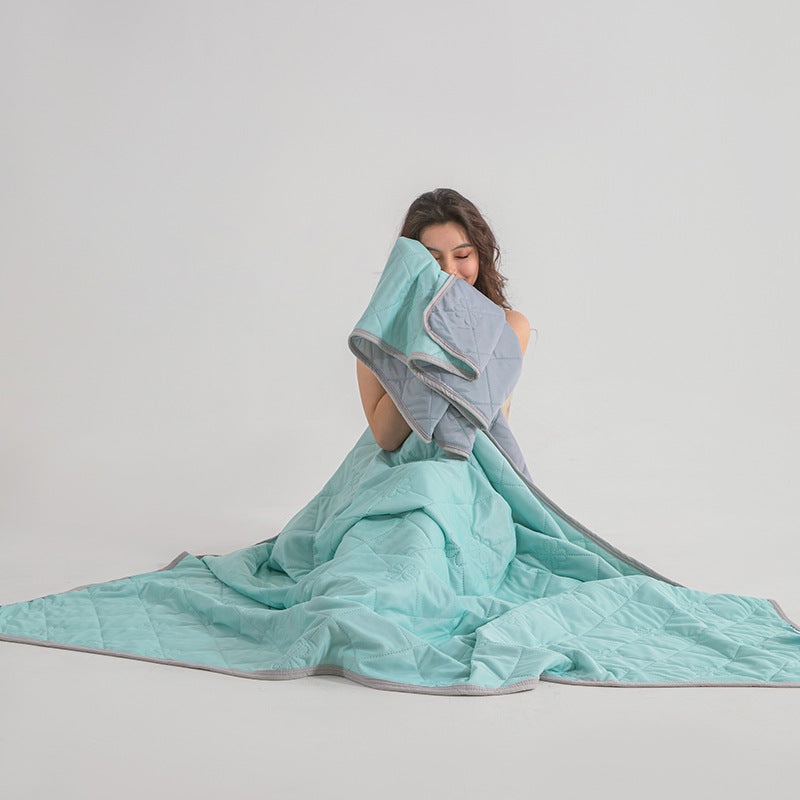 Grade A Cooling Blanket: Soft, breathable, king/queen size, summer lightweight comforter