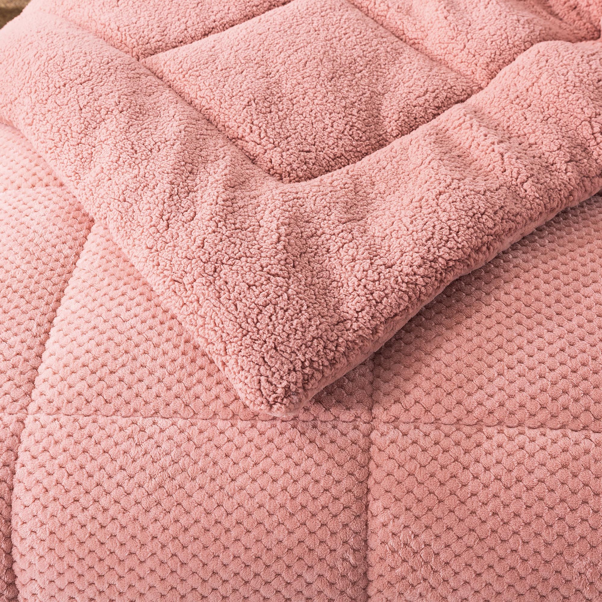 Kasentex Reversible All-Season Plush Comforter Set Twin/Queen/King - Warm Plush Bedding